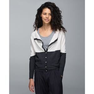 Lululemon After Class Cardigan Sweater Size 6 Heathered White / Black Cotton